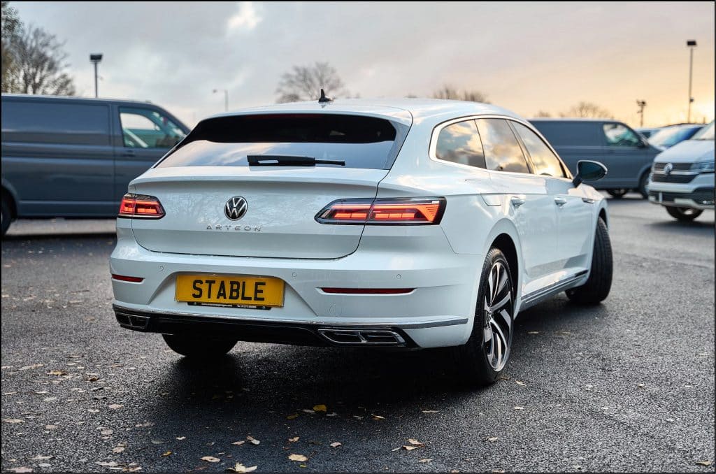 bialy Arteon Shooting Brake