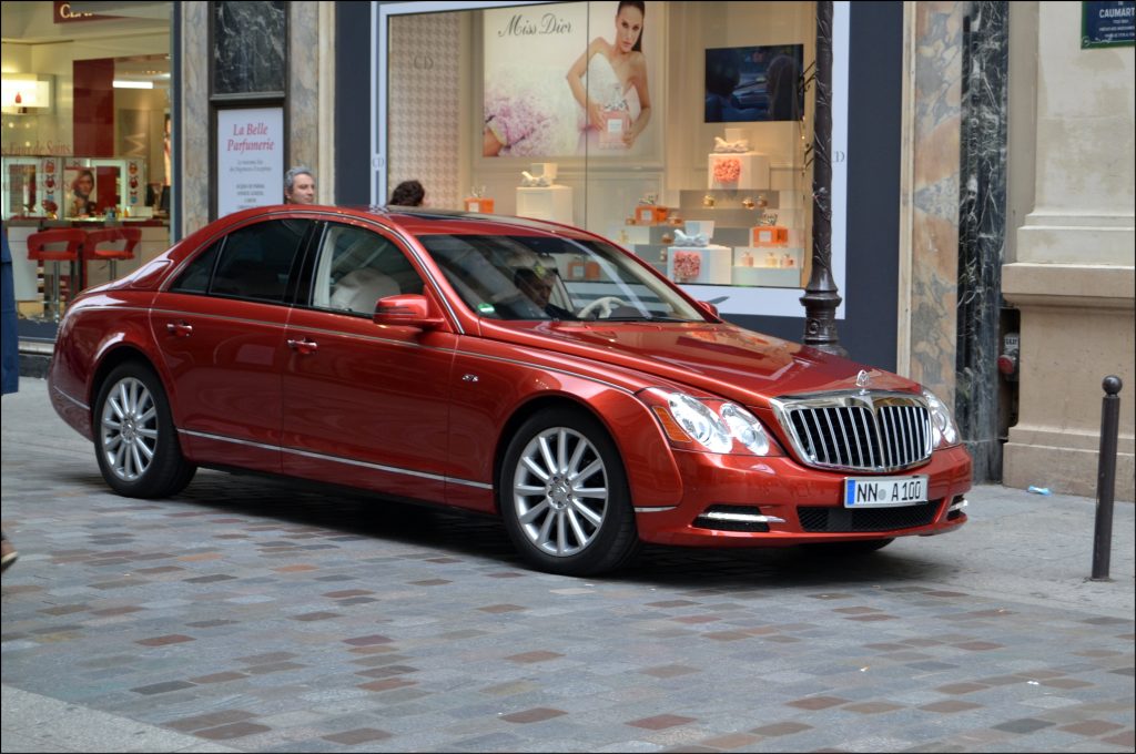 czerwony maybach